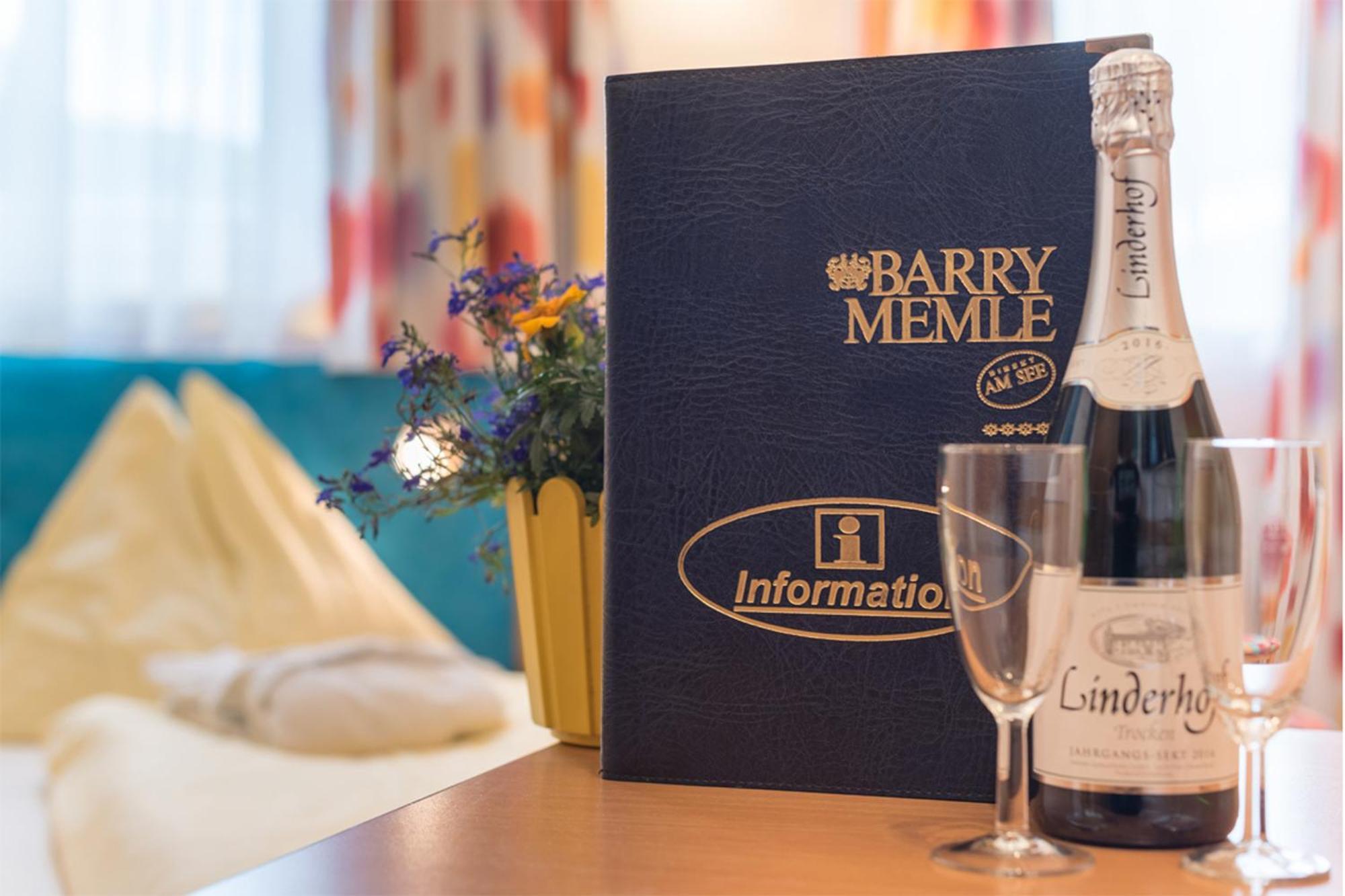 Barry Memle Directly At The Lake Velden am Worthersee Bagian luar foto